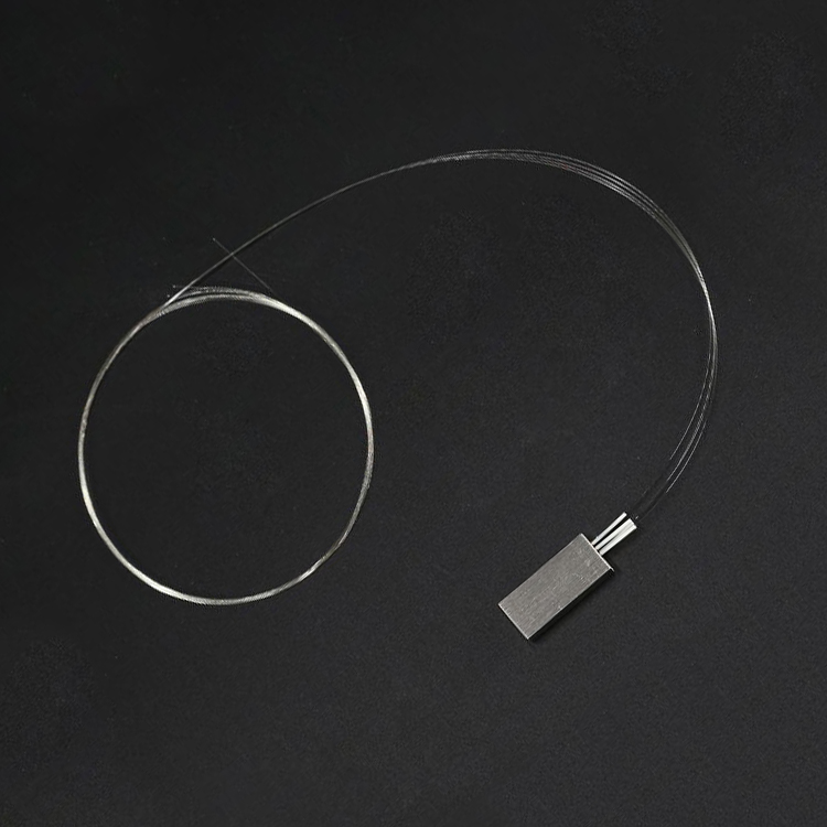 4 Channels 1295.56-1309.14nm Redband, Low IL and compact LAN-WDM Mux Demux device,0.8 dB Typical IL, Low dispersion, Wide passband, Industrial temperature operating, Unilateral fiber outlet.